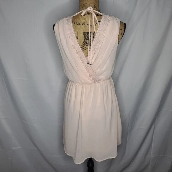Double Zero Pale Blush Pink Crochet Trim V-neck Dress Small - Picture 5 of 9
